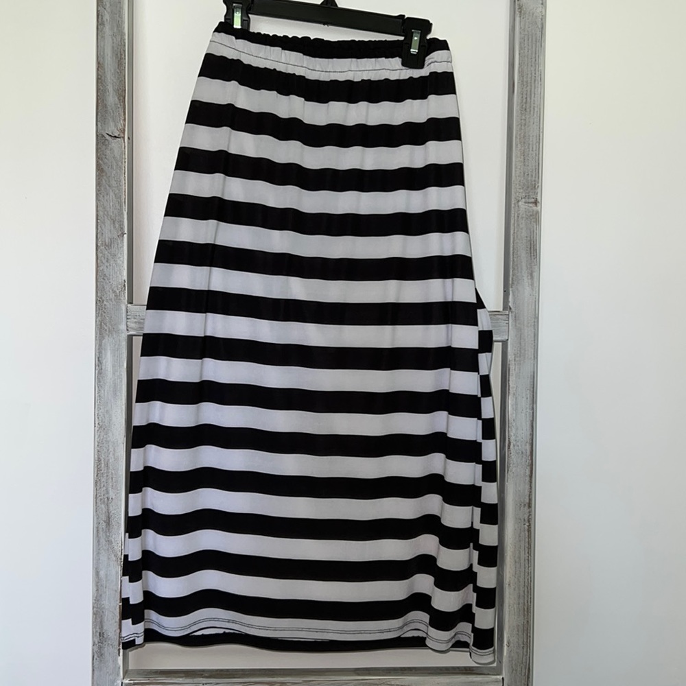 Zadie B’s Black and White Striped Skirt Size 2x